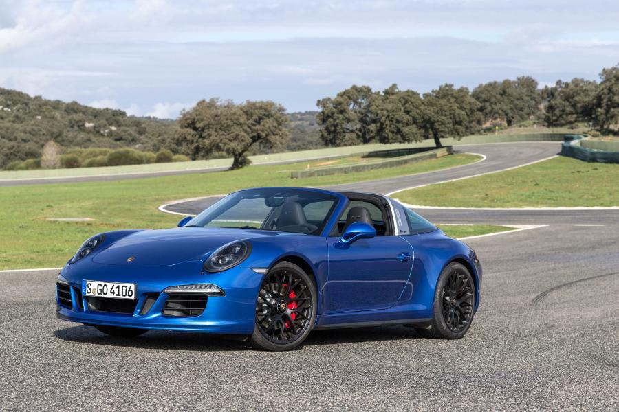  Porsche 911 Targa 4 GTS 2015 года  (фото 5 из 17)